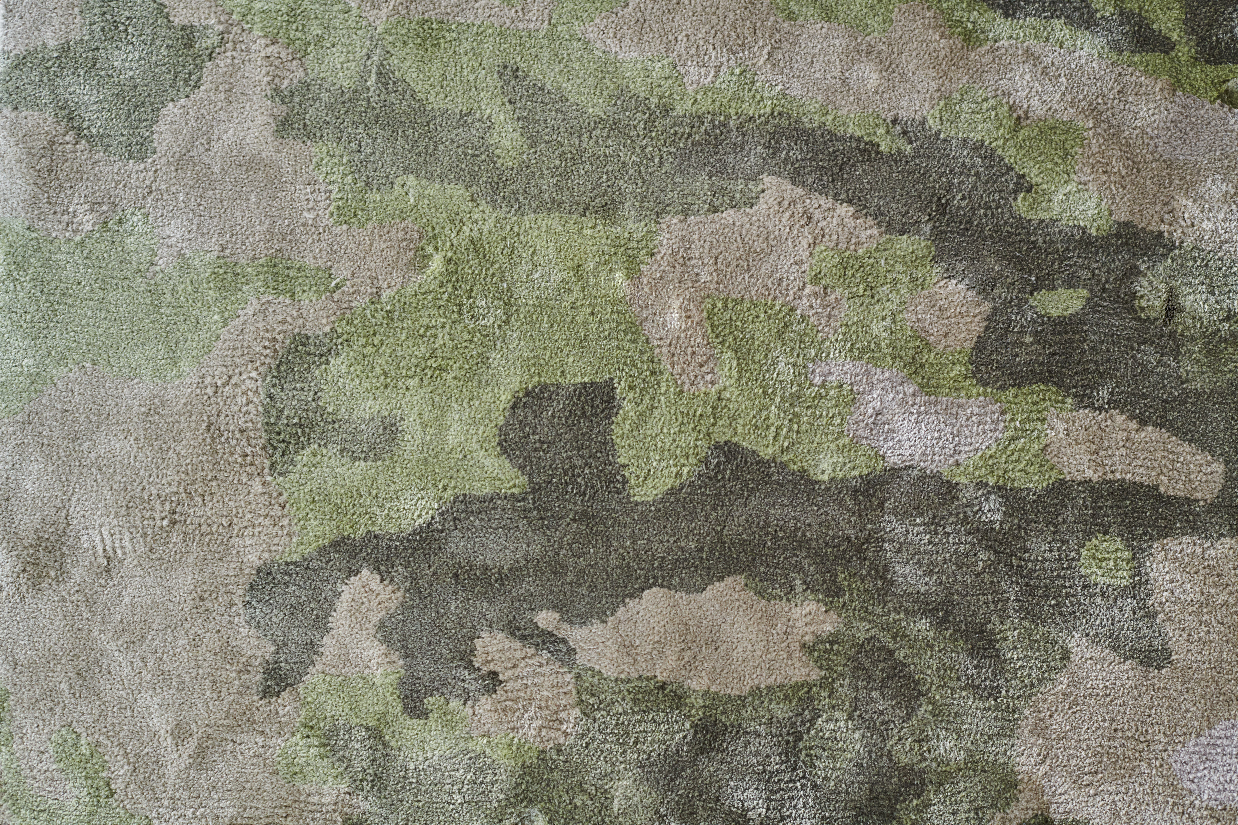 Carpet Design Silk Seiden Teppich Camouflage Pattern