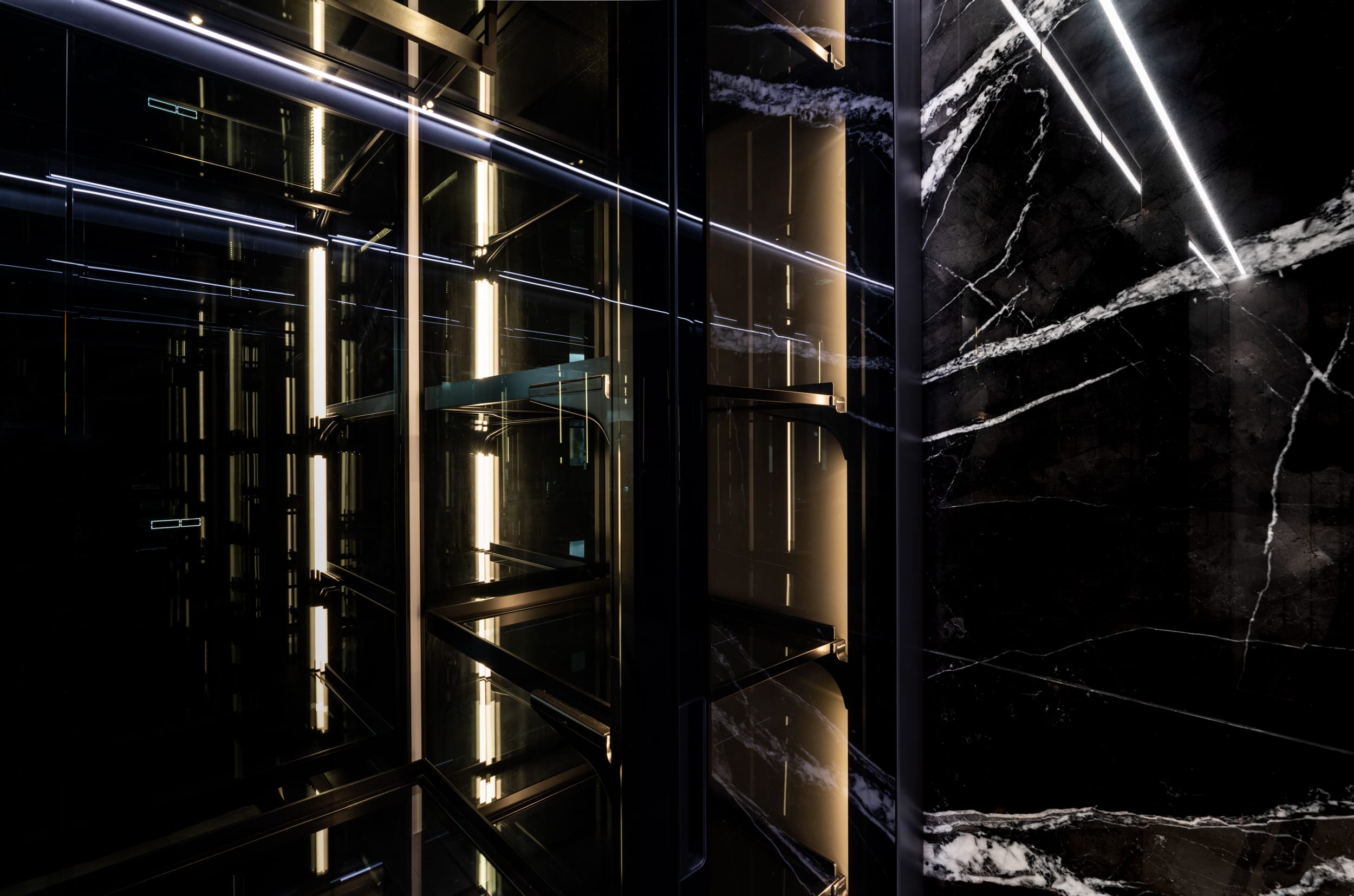 Penthouse Alster Marmor schwarz luxus Reimann Architecture interior design