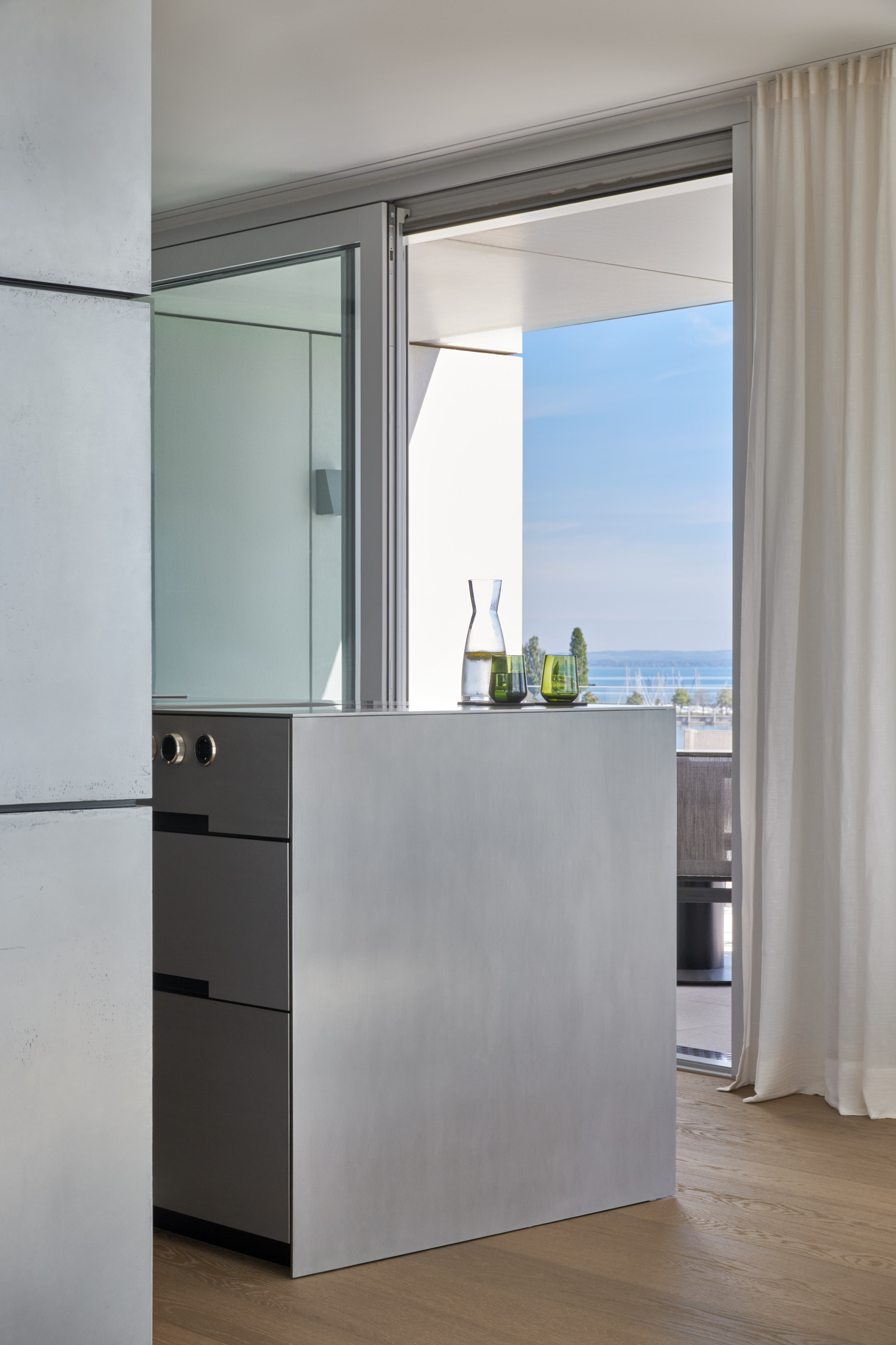 Midas Metall Lack Surface Arbon Lake Constance Bodensee Penthouse Stainless steel kitchen counter